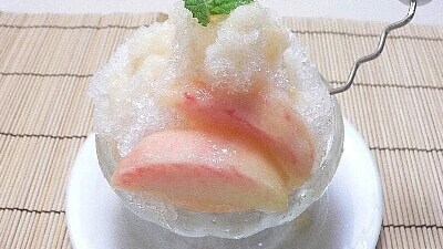juanmi 桃 ピーチ 2層 かき氷 トースト ピーチかき氷レシピ……桃をトッピングして楽しむ！ [毎日のお助けレシピ