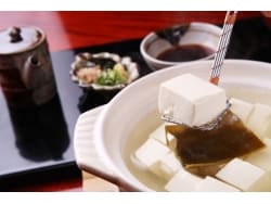 京都の料亭で使っていた湯豆腐器炭で湯を沸かす 京都の料亭で使ってい