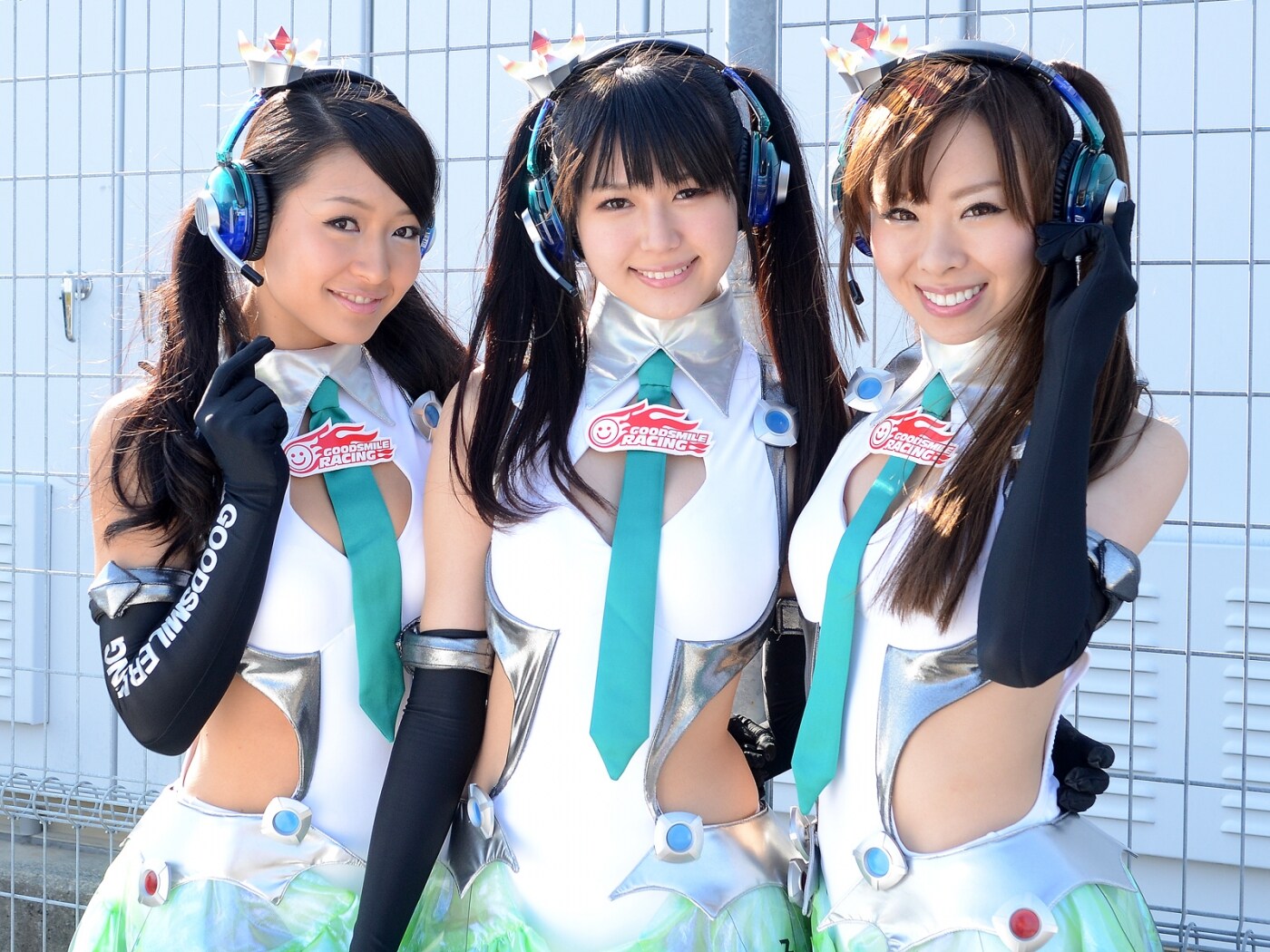2/3 SUPER GT 2013 「初音ミク」 [レースクイーン] All About