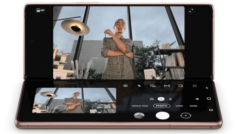 折りたたみスマホ「Galaxy Z fold2 5G」を家電のプロが評価！ 動画や