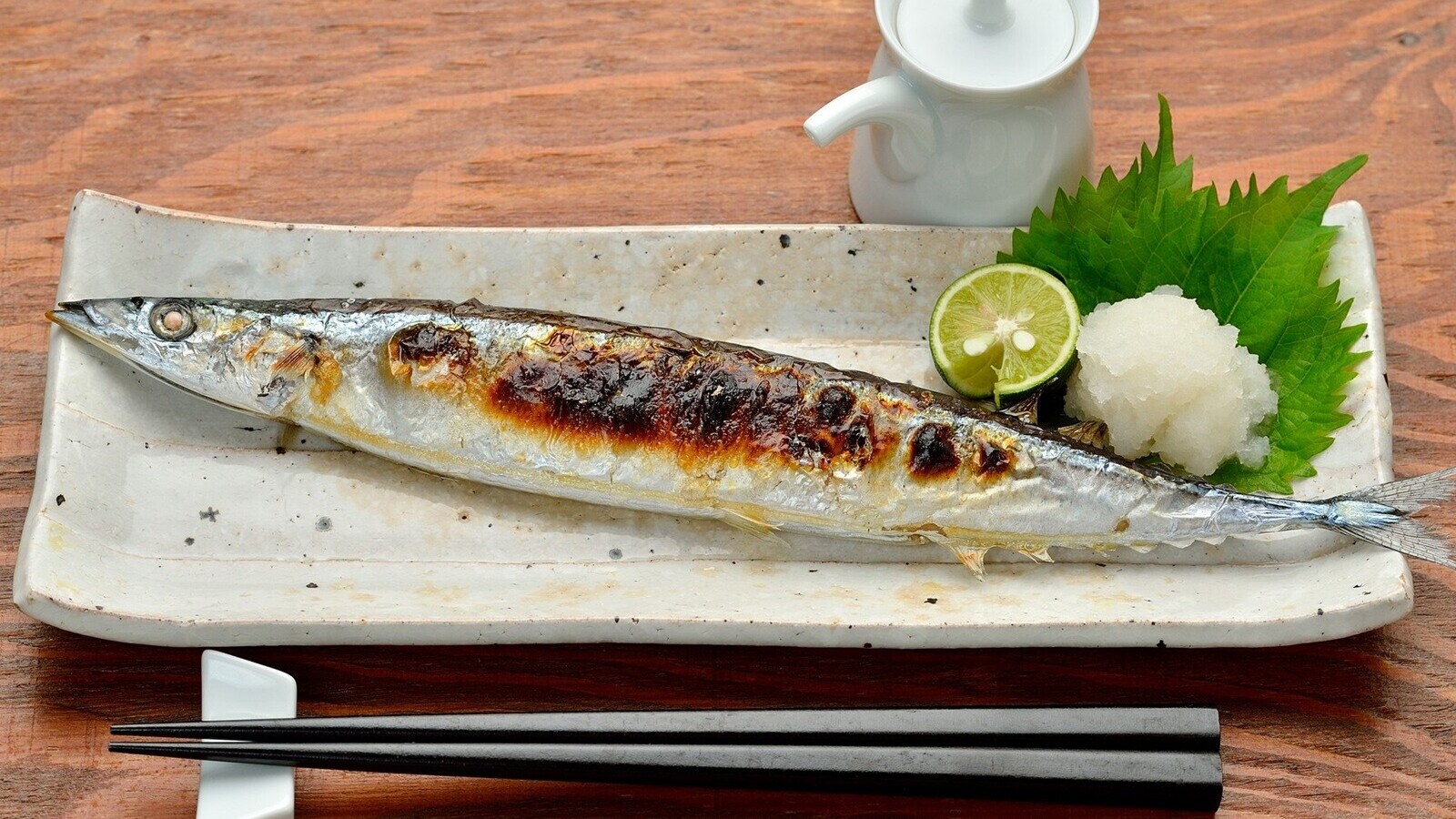 裏返すのはマナー違反!?骨はどこに置けば…食べ方に戸惑う「魚料理」、“育ちがいい人”はどう食べる？ [暮らしのマナー] All About