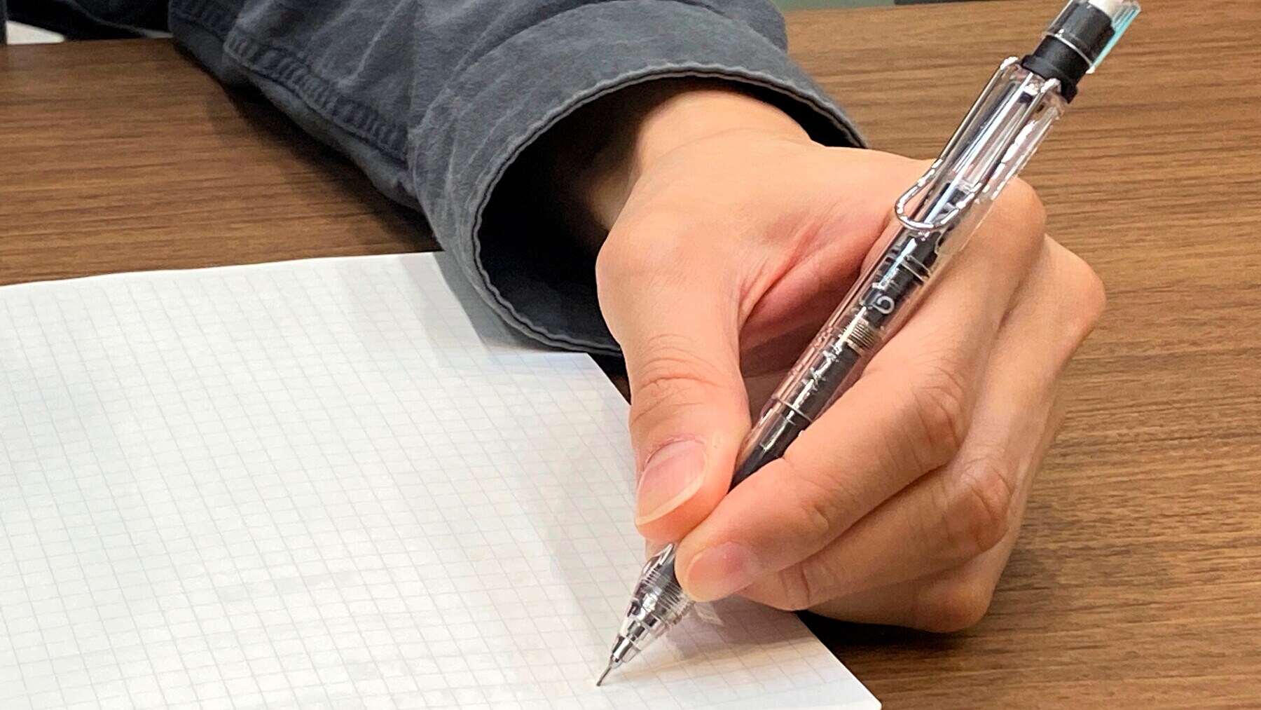 LAMY」のデザインと「クルトガ」の技術を活かしたコラボシャーペンが